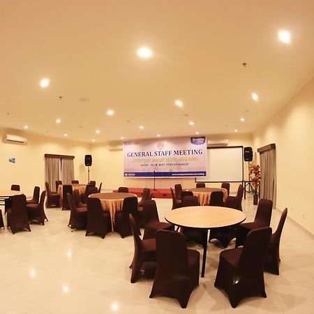 Everyday Smart Hotel - Malang Esterno foto