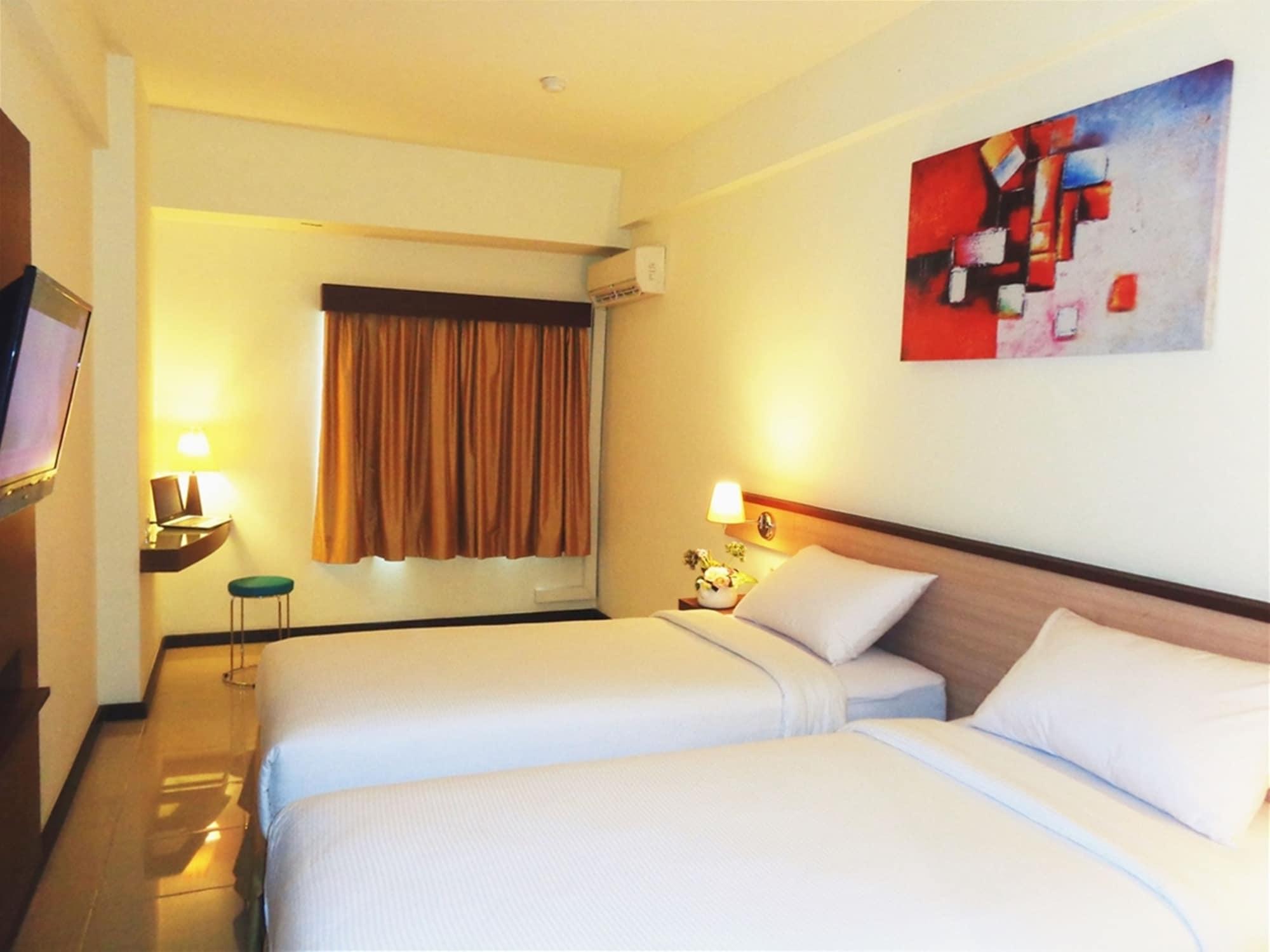 Everyday Smart Hotel - Malang Esterno foto