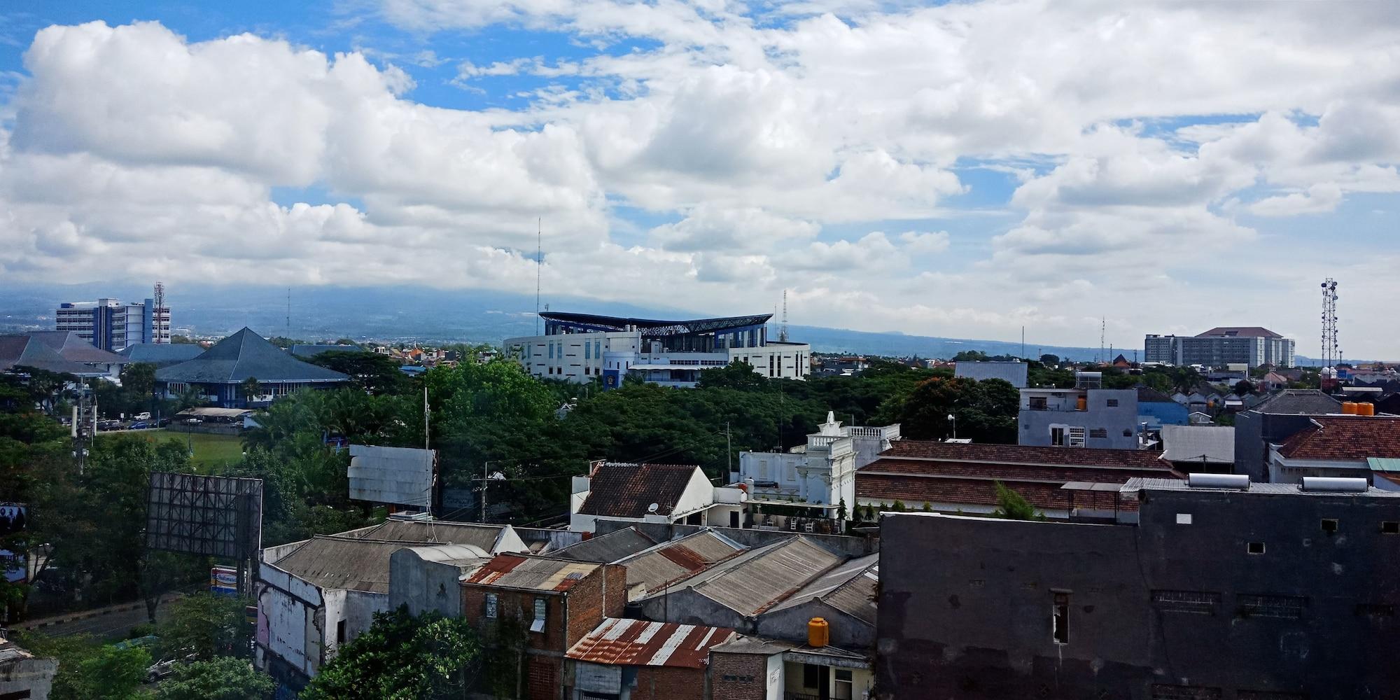 Everyday Smart Hotel - Malang Esterno foto