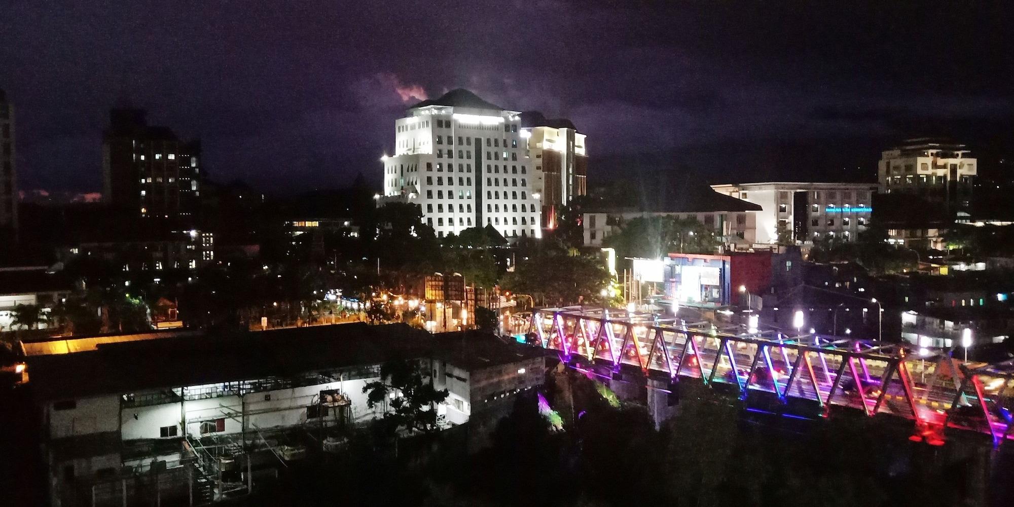 Everyday Smart Hotel - Malang Esterno foto