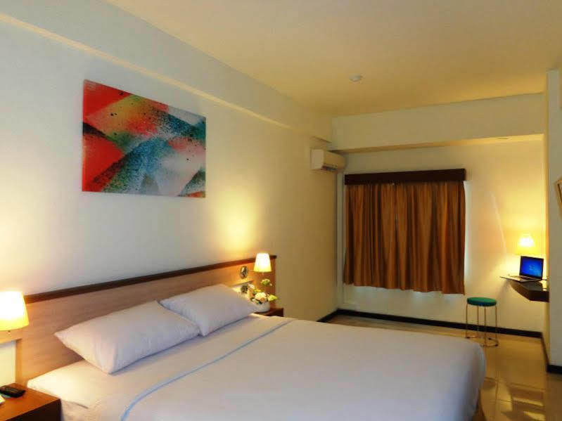 Everyday Smart Hotel - Malang Esterno foto