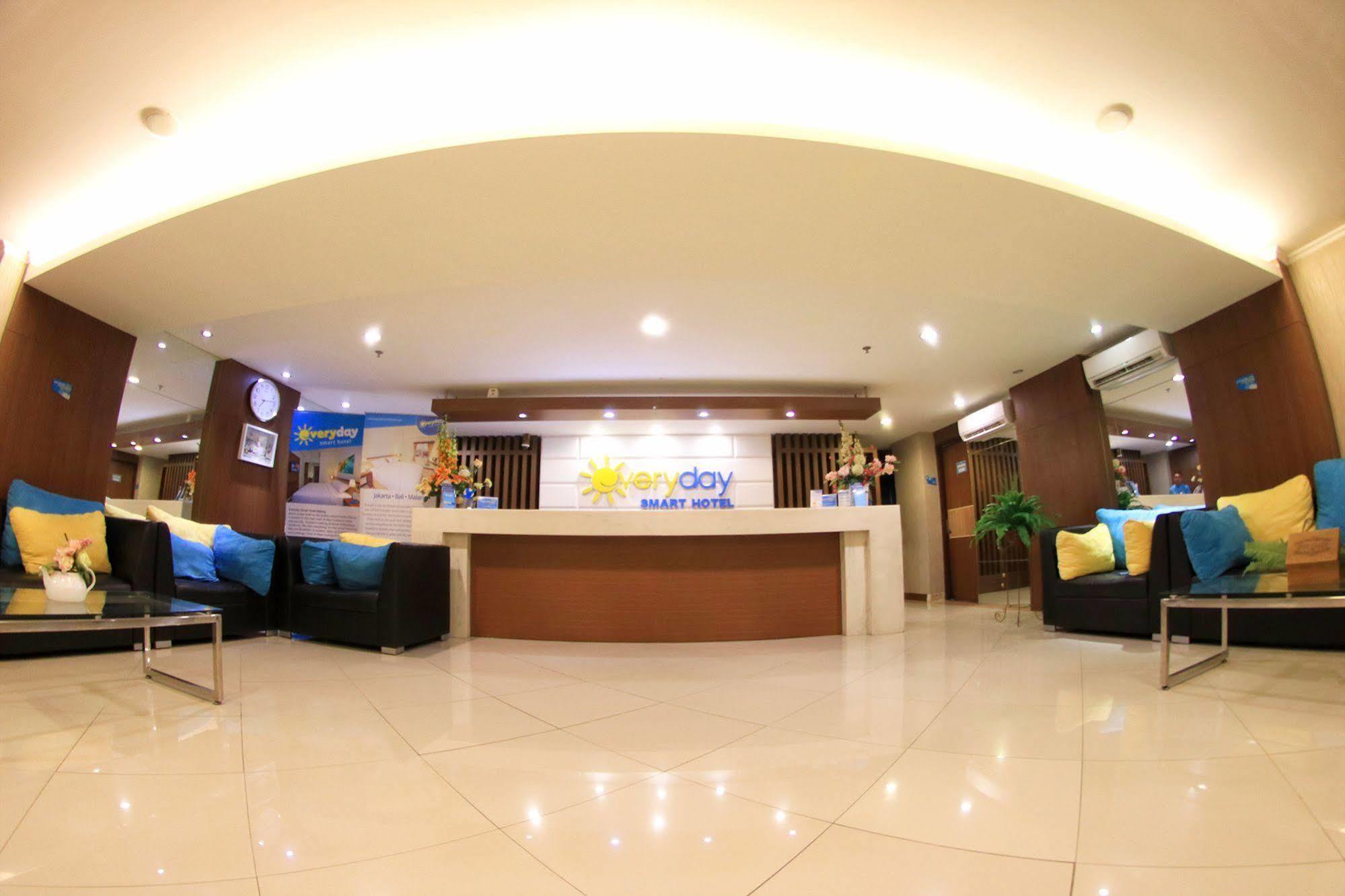 Everyday Smart Hotel - Malang Esterno foto