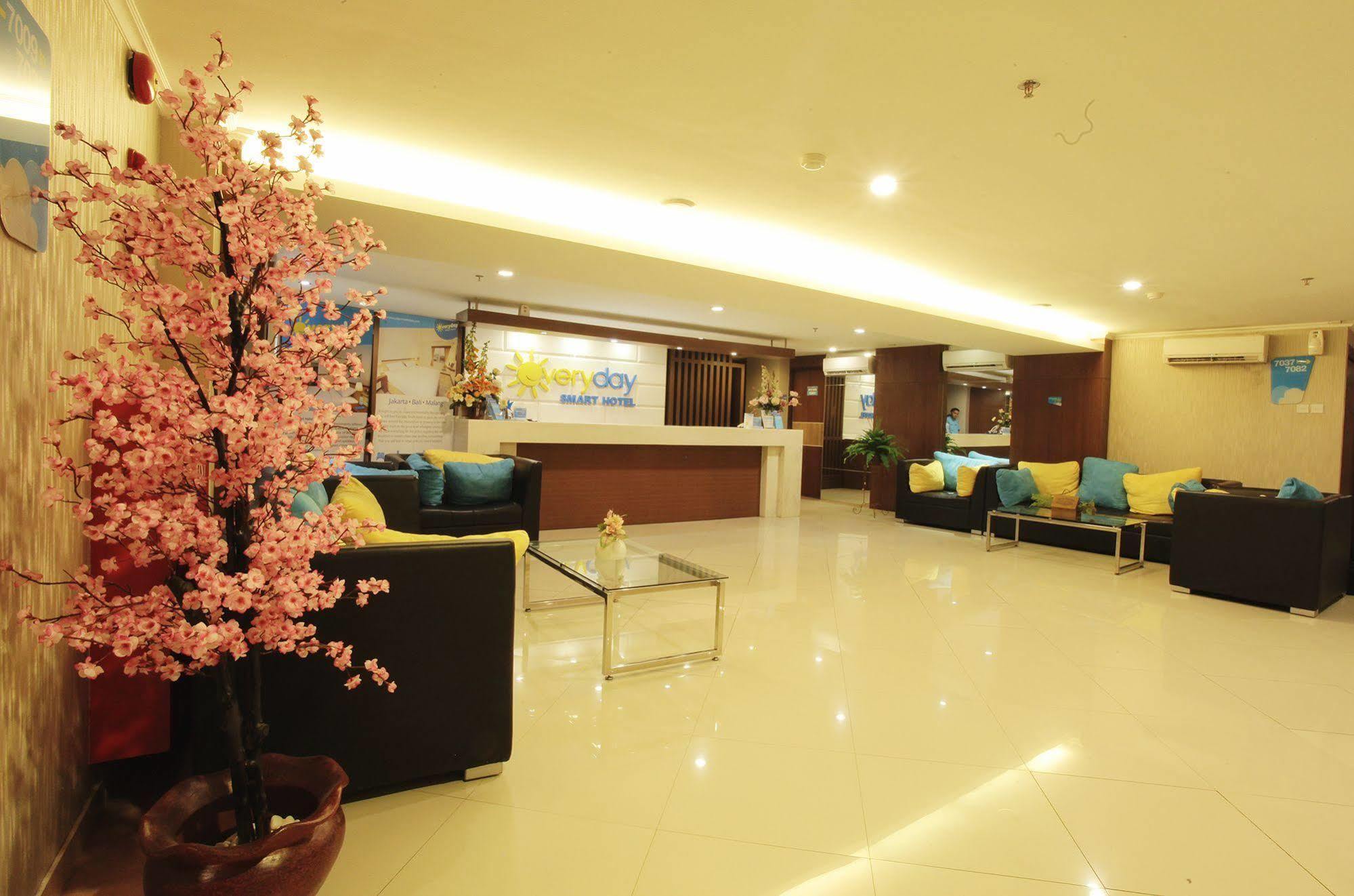Everyday Smart Hotel - Malang Esterno foto