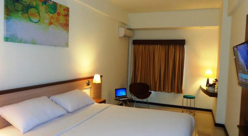Everyday Smart Hotel - Malang Esterno foto